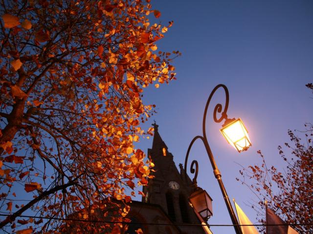 candelabre-eglise-mairie-dallevard-les-bains.jpg