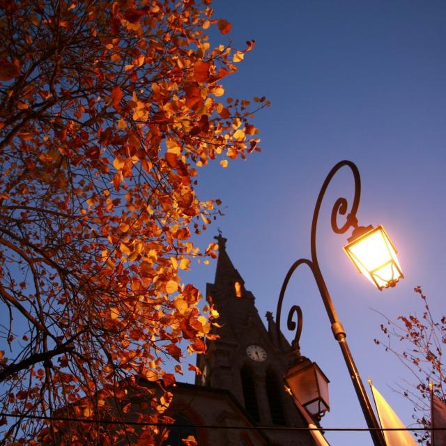 candelabre-eglise-mairie-dallevard-les-bains.jpg