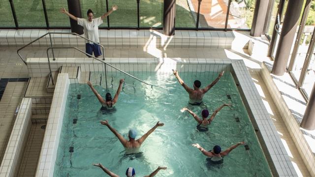 cours-daquagym-piscine-thermale-allevard-crdit-photo-gilles-trillard.jpg