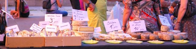 Marché Nocturne Fromager ©mairie D'allevard Les Bains