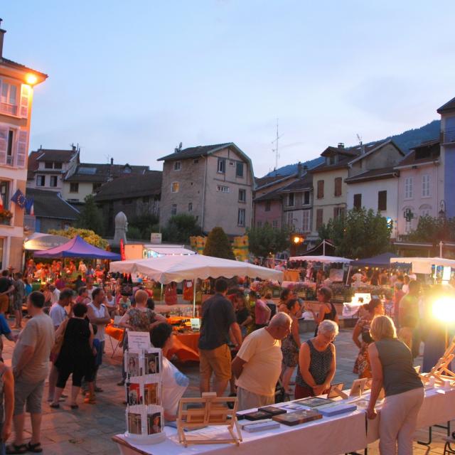 Marché Nocturne D'allevard Les Bains