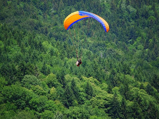 parapente-verdure-mairie-dallevard-les-bains.jpg