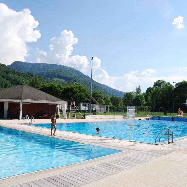 Piscine Vue ©mairie D'allevard Les Bains