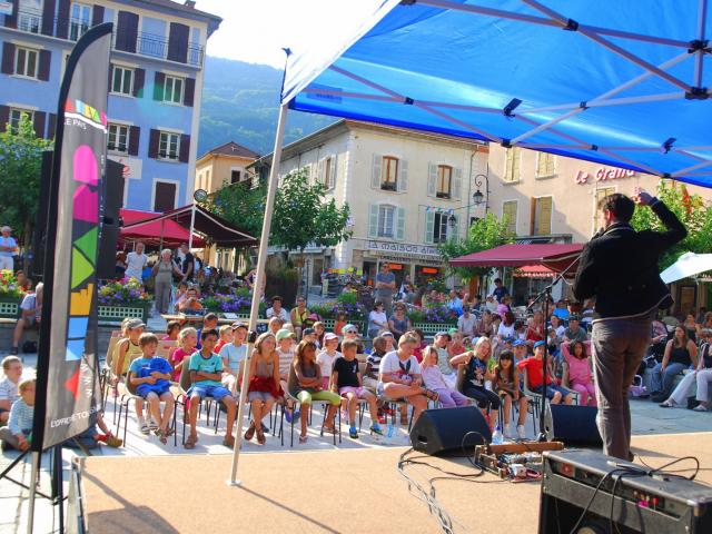 spectacle-place-de-la-rsistance-mairie-dallevard-les-bains.jpg